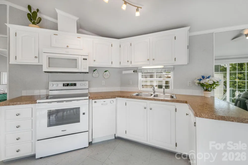 53 Strollers Lane Waynesville, NC 28785