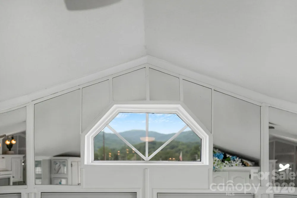 53 Strollers Lane Waynesville, NC 28785