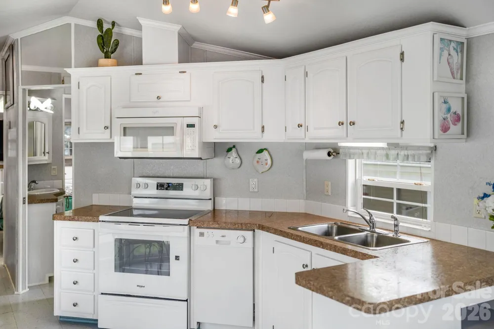 53 Strollers Lane Waynesville, NC 28785