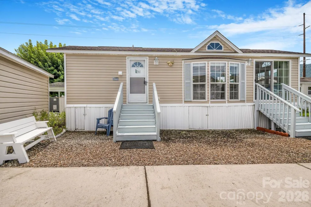 53 Strollers Lane Waynesville, NC 28785