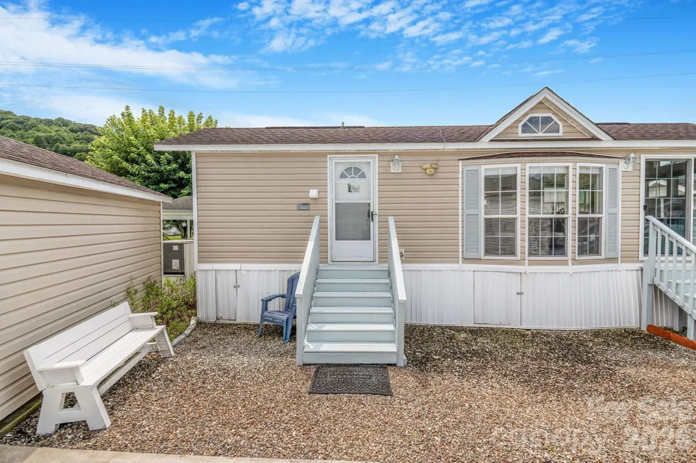 53 Strollers Lane Waynesville, NC 28785