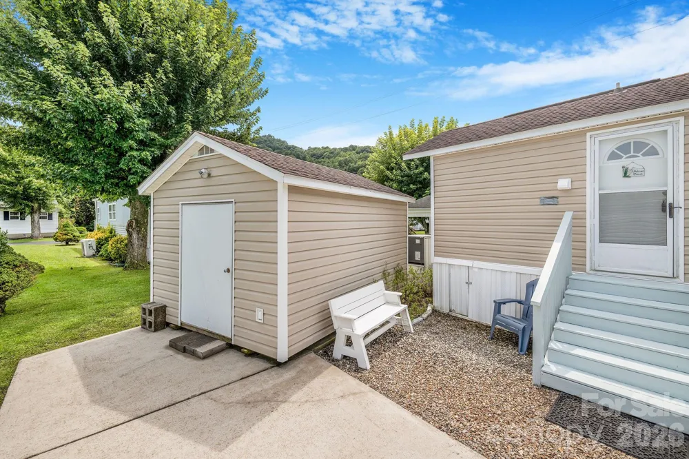 53 Strollers Lane Waynesville, NC 28785