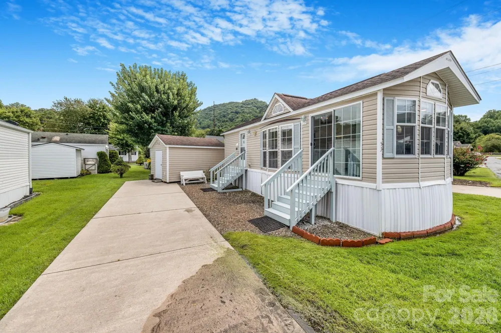 53 Strollers Lane Waynesville, NC 28785