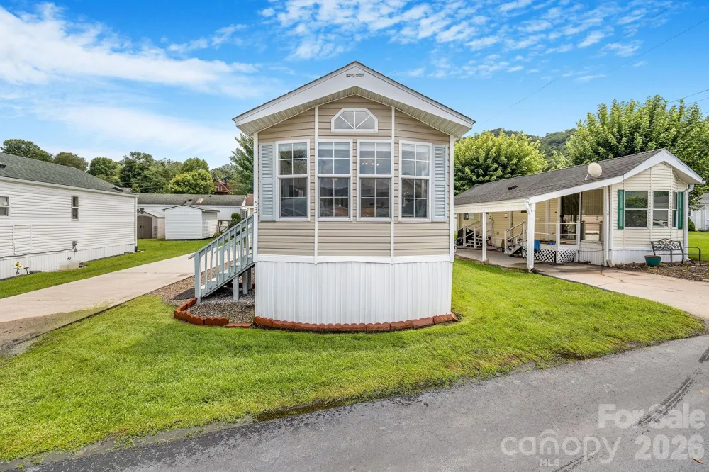 53 Strollers Lane Waynesville, NC 28785