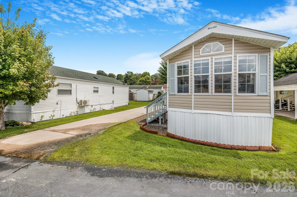 53 Strollers Lane Waynesville, NC 28785