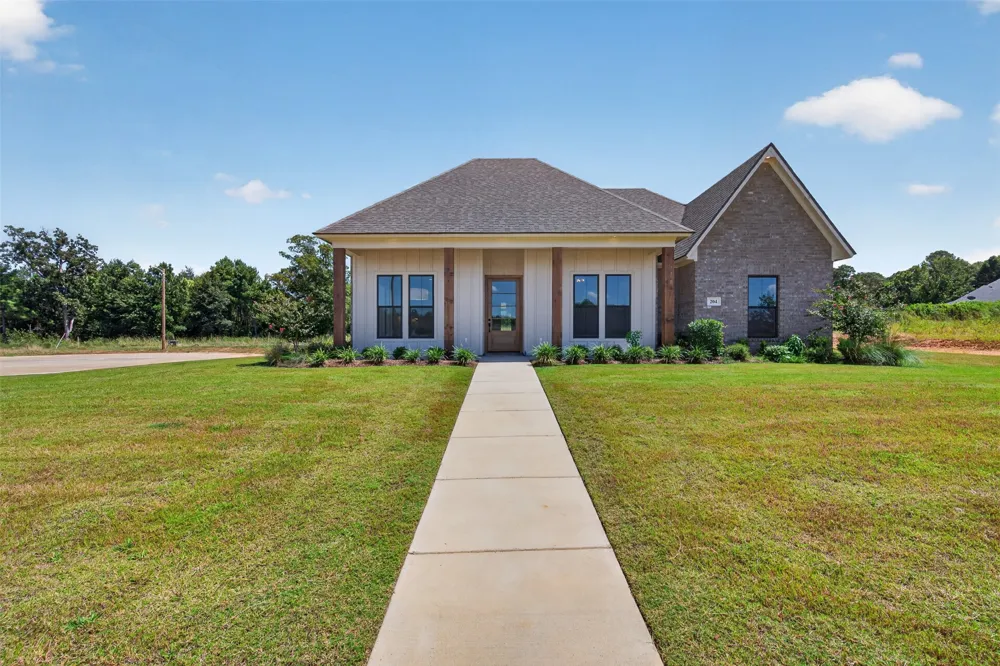 204 St Andrews Lane Benton, LA 71006
