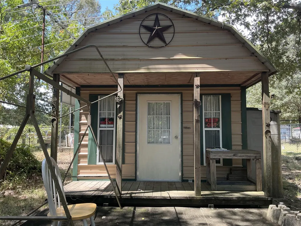 297 Leaning Oak Drive Point Blank, TX 77364