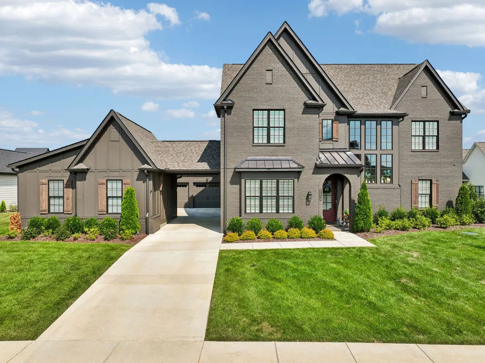 7536 Southwell Dr College Grove, TN 37046