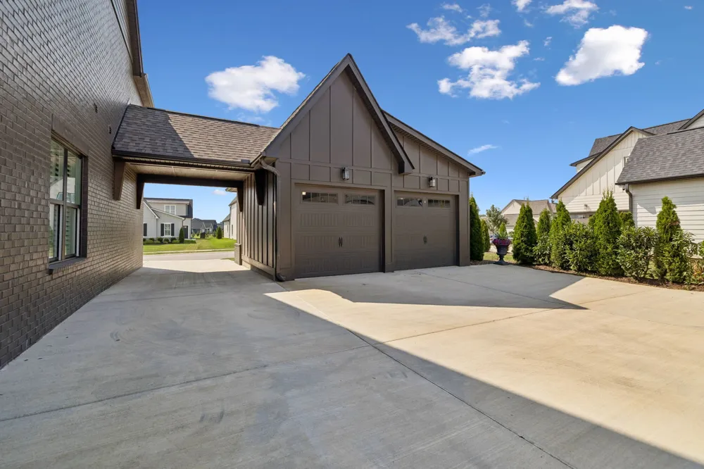 7536 Southwell Dr College Grove, TN 37046