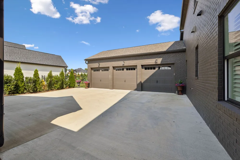 7536 Southwell Dr College Grove, TN 37046