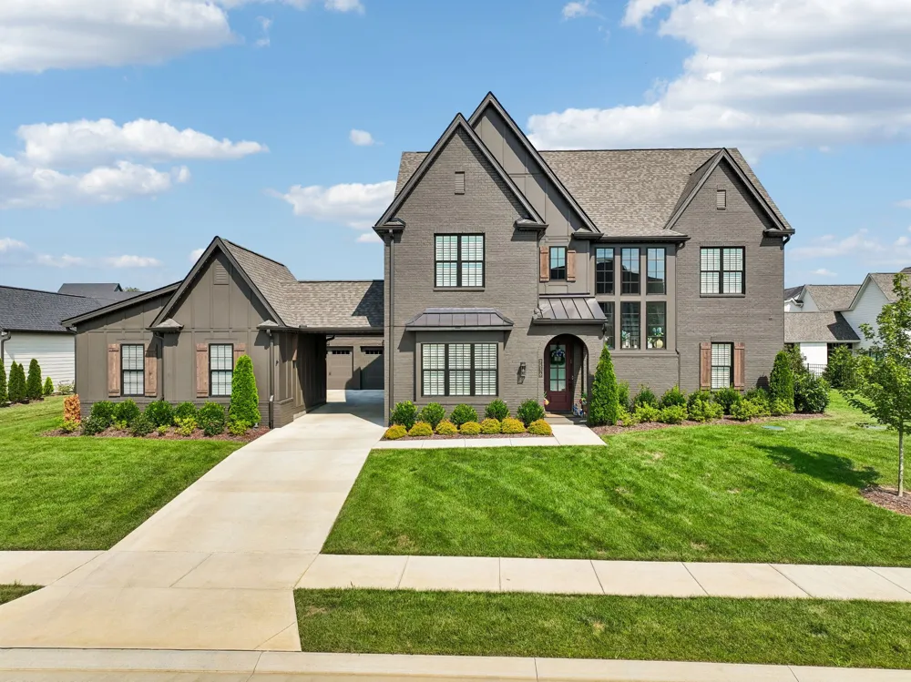 7536 Southwell Dr College Grove, TN 37046