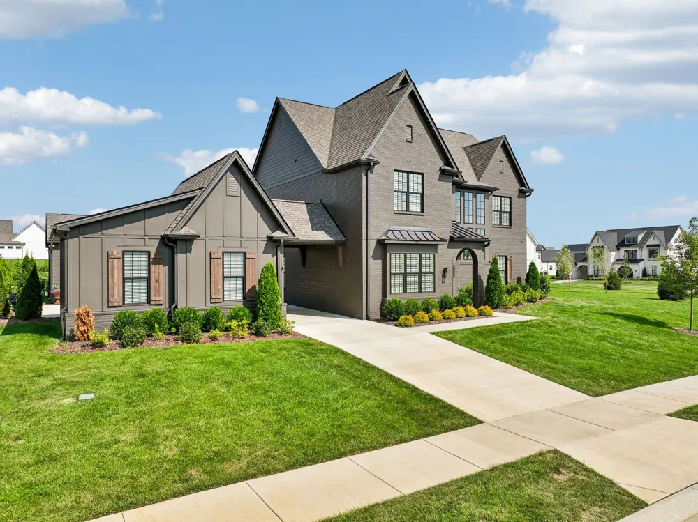 7536 Southwell Dr College Grove, TN 37046