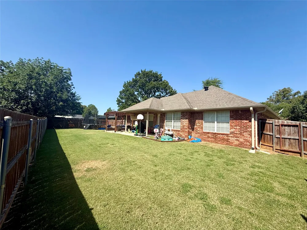 5418 Roadrunner Durant, OK 74701