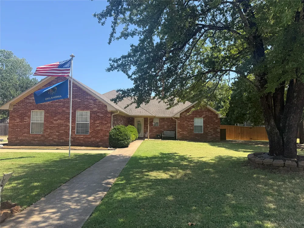 5418 Roadrunner Durant, OK 74701