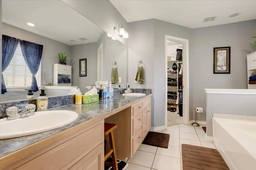 5418 Roadrunner Durant, OK 74701