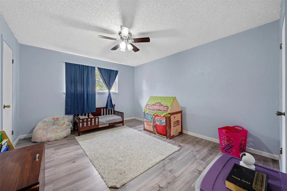 129 Texas Avenue Hewitt, TX 76643