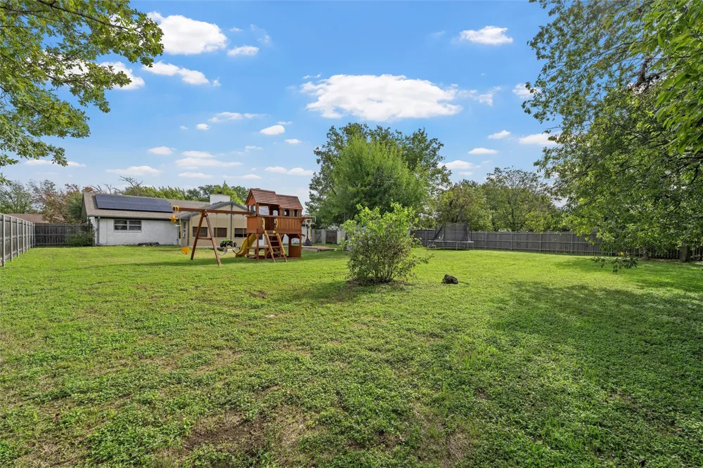 129 Texas Avenue Hewitt, TX 76643