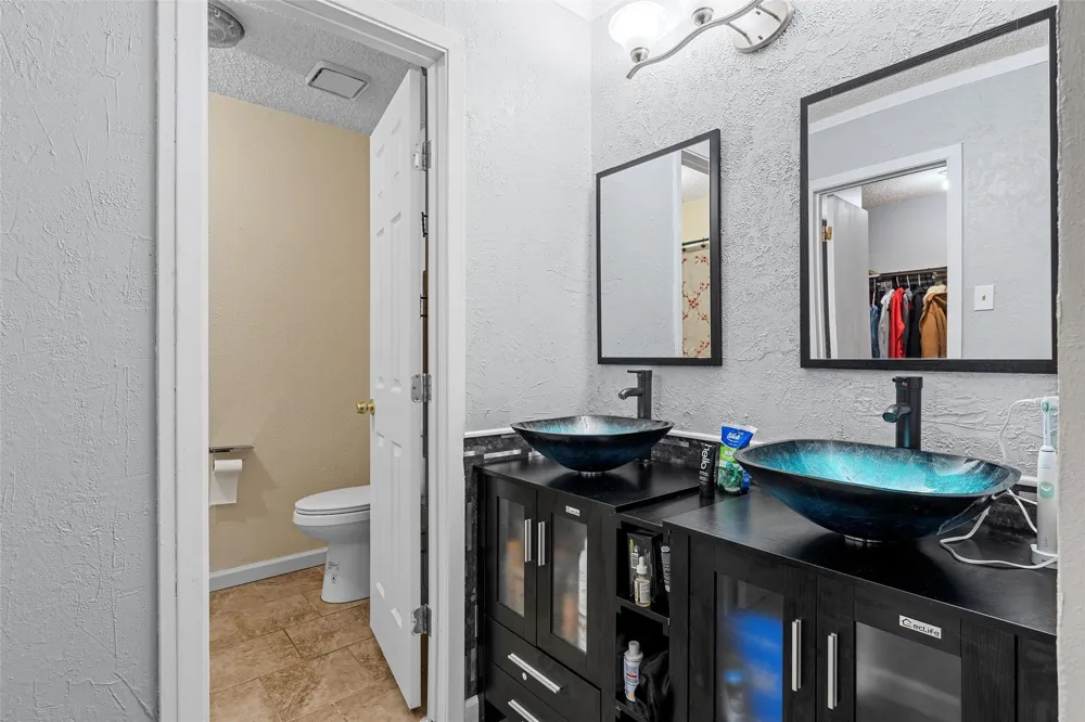 129 Texas Avenue Hewitt, TX 76643