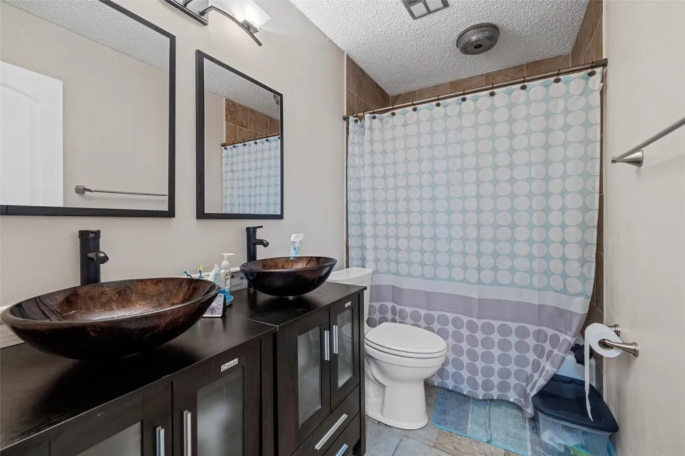 129 Texas Avenue Hewitt, TX 76643