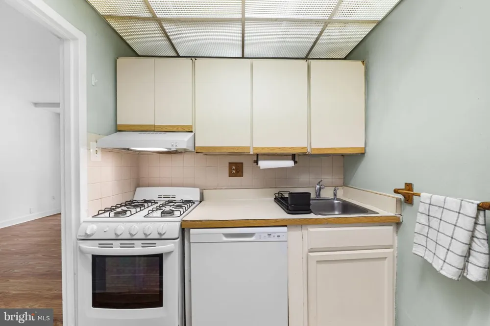 1021 ARLINGTON BOULEVARD #241 Arlington, VA 22209