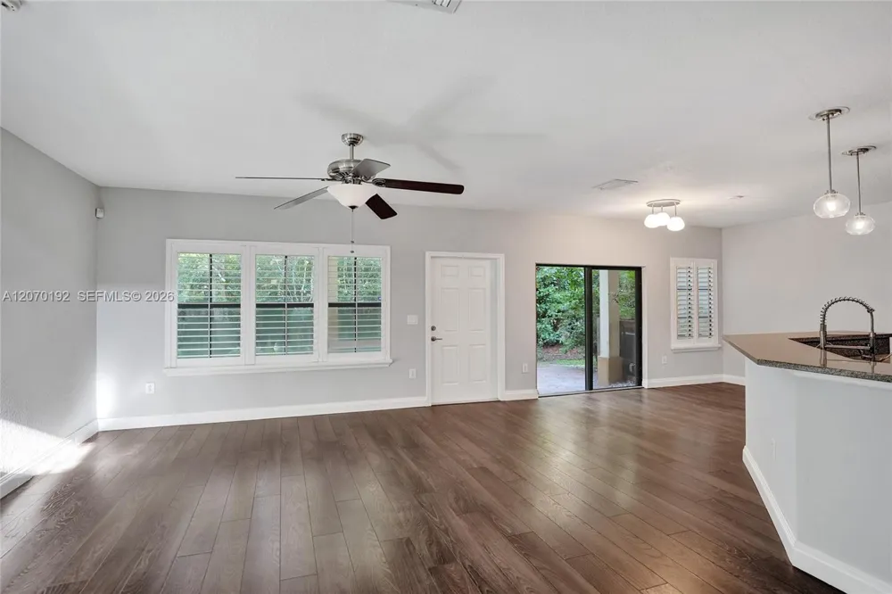6079 Grand Cypress Cir W Coconut Creek, FL 33073