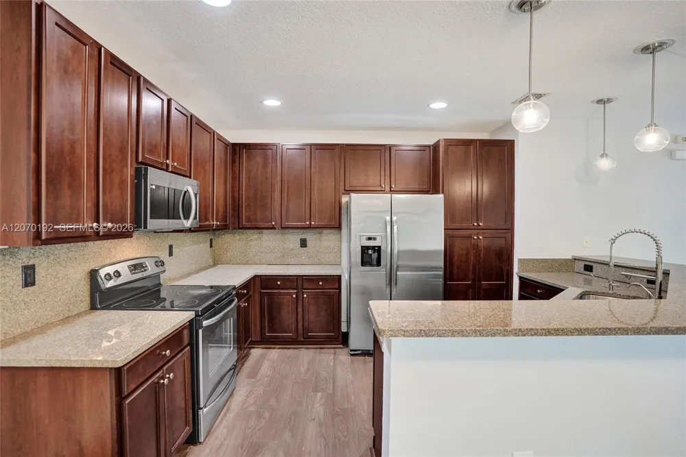 6079 Grand Cypress Cir W Coconut Creek, FL 33073