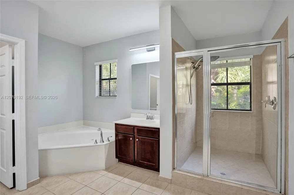 6079 Grand Cypress Cir W Coconut Creek, FL 33073