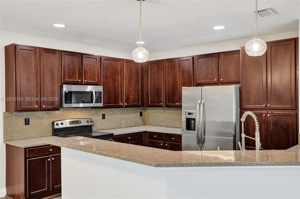 6079 Grand Cypress Cir W Coconut Creek, FL 33073