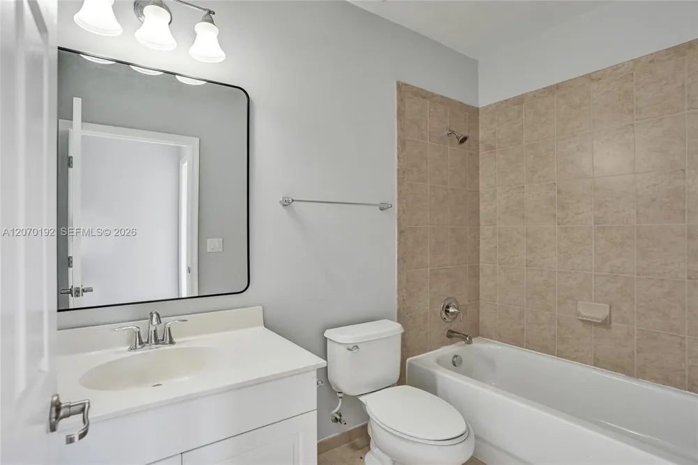 6079 Grand Cypress Cir W Coconut Creek, FL 33073