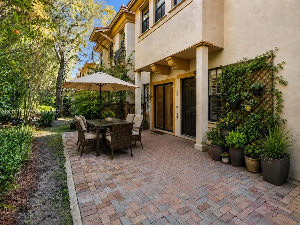6079 Grand Cypress Cir W Coconut Creek, FL 33073