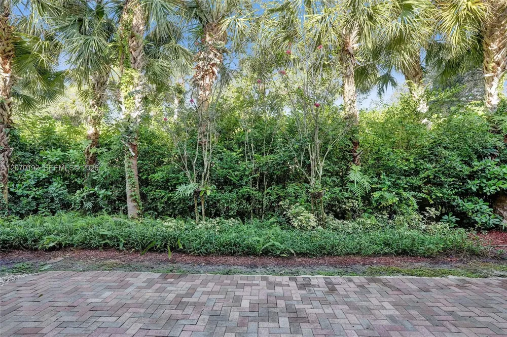 6079 Grand Cypress Cir W Coconut Creek, FL 33073