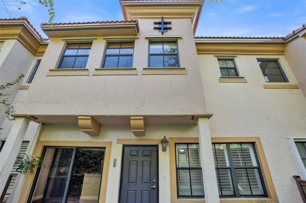 6079 Grand Cypress Cir W Coconut Creek, FL 33073