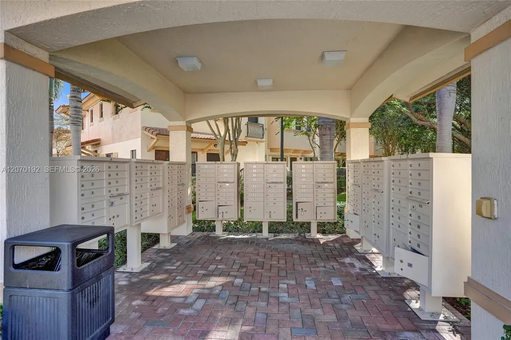 6079 Grand Cypress Cir W Coconut Creek, FL 33073