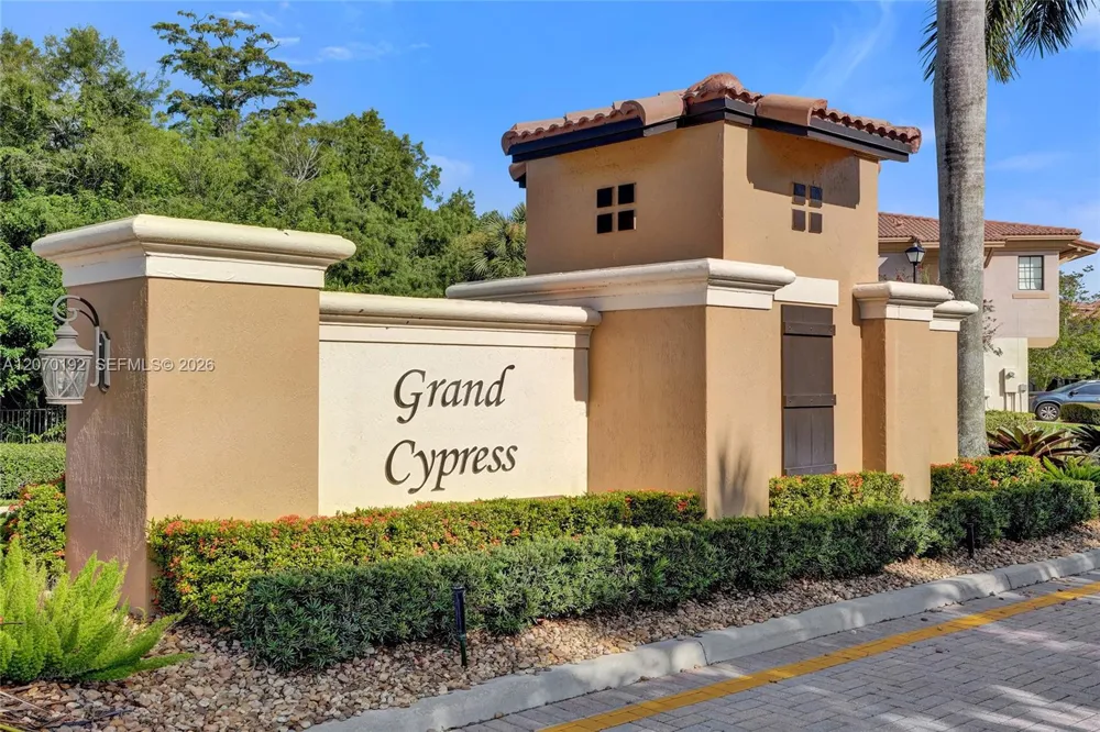 6079 Grand Cypress Cir W Coconut Creek, FL 33073