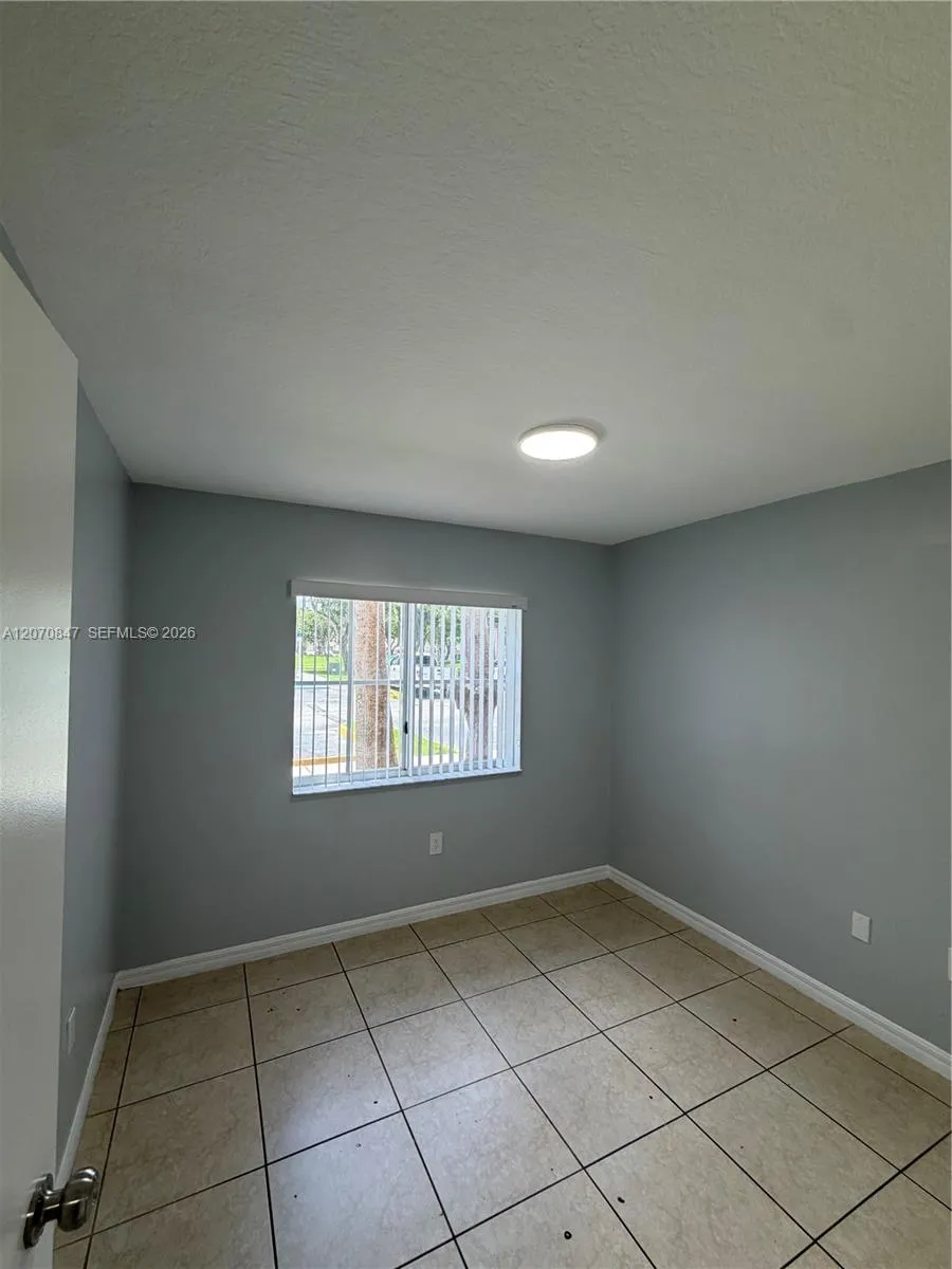 1261 SE 27th St #101 Homestead, FL 33035