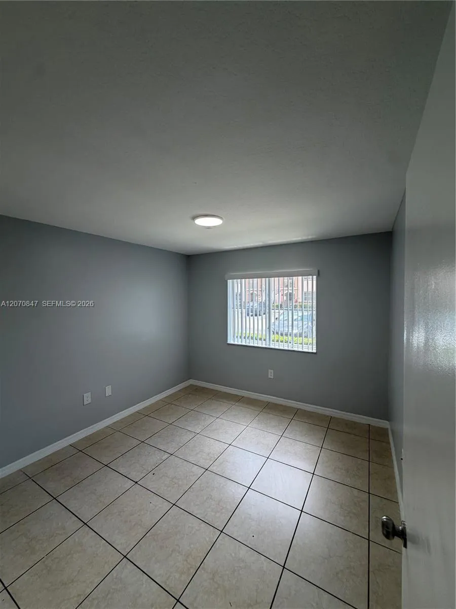 1261 SE 27th St #101 Homestead, FL 33035