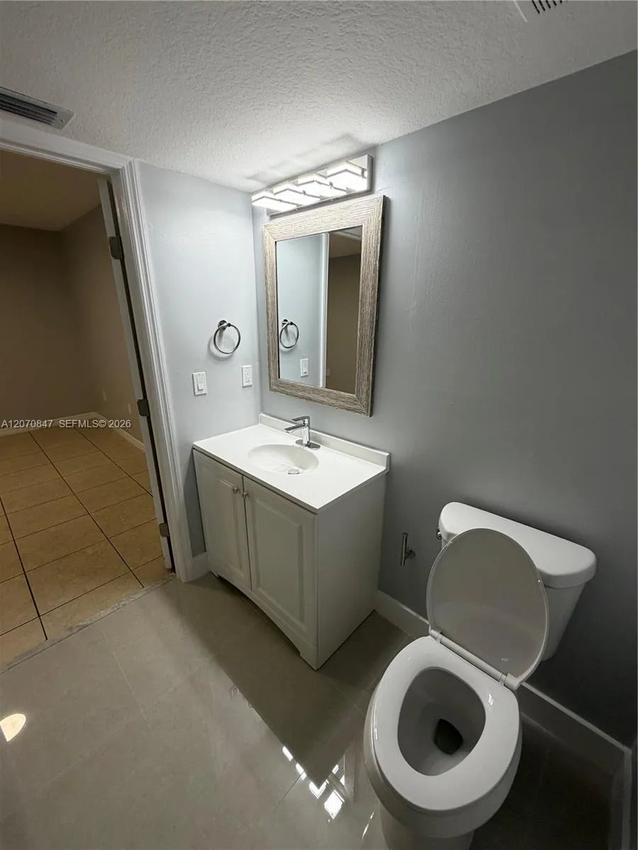 1261 SE 27th St #101 Homestead, FL 33035