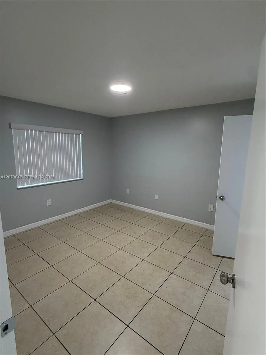 1261 SE 27th St #101 Homestead, FL 33035