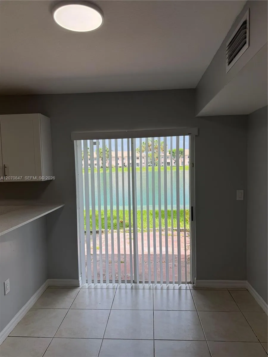 1261 SE 27th St #101 Homestead, FL 33035