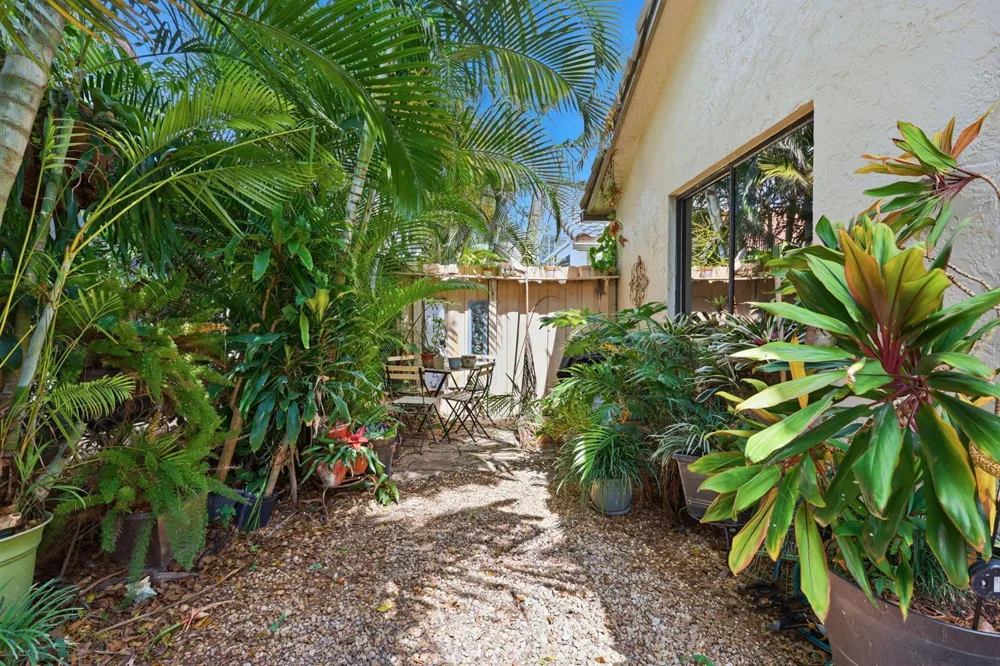 6170 BAY ISLES DRIVE Boynton Beach, FL 33437