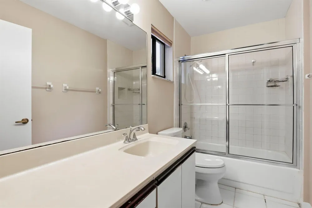 6170 BAY ISLES DRIVE Boynton Beach, FL 33437