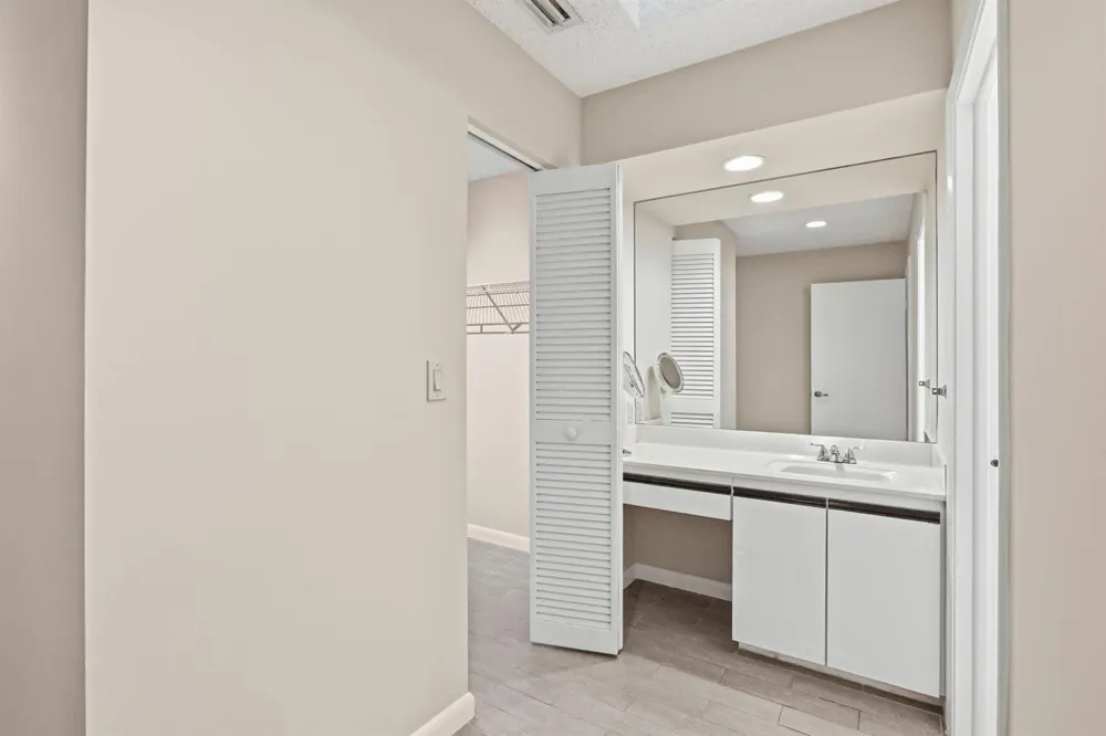 6170 BAY ISLES DRIVE Boynton Beach, FL 33437