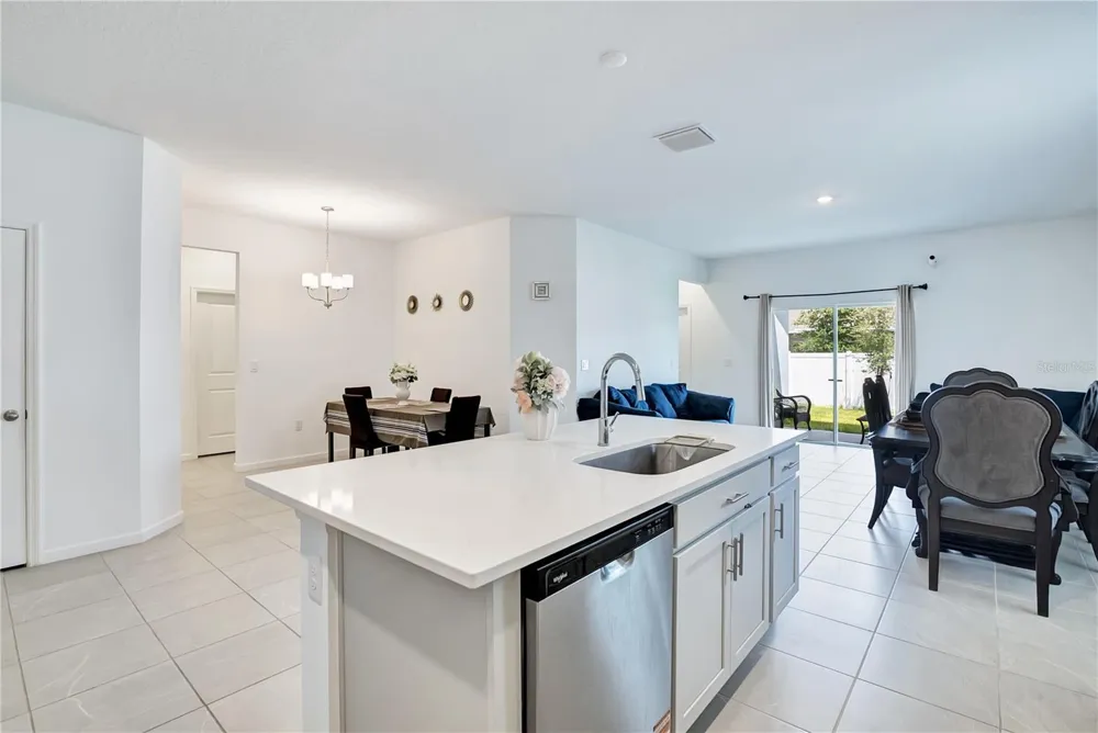 437 SILVER PALM DRIVE Haines City, FL 33844