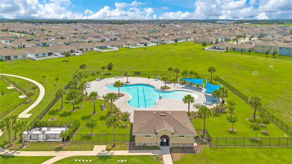 437 SILVER PALM DRIVE Haines City, FL 33844