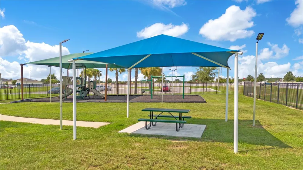 437 SILVER PALM DRIVE Haines City, FL 33844