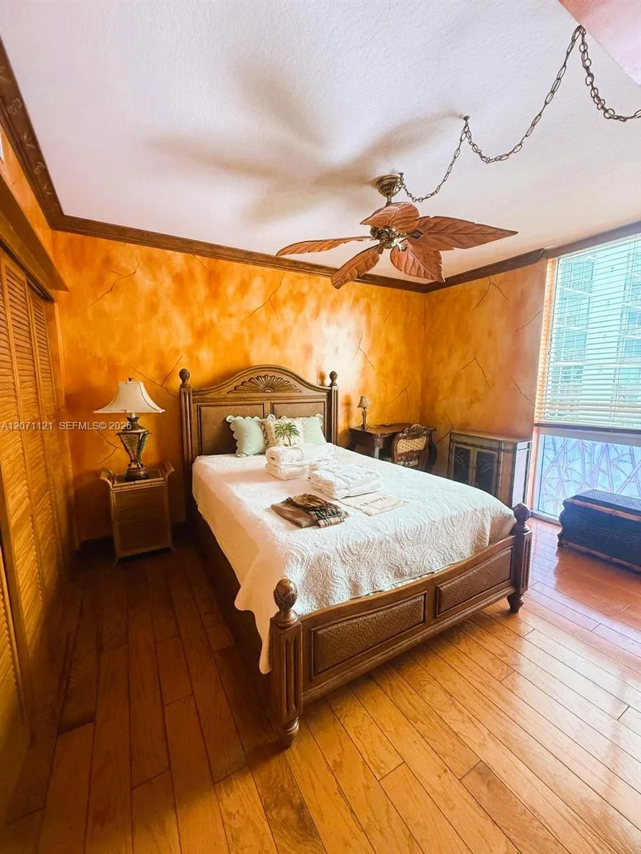 335 S Biscayne Blvd #1500 Miami, FL 33131