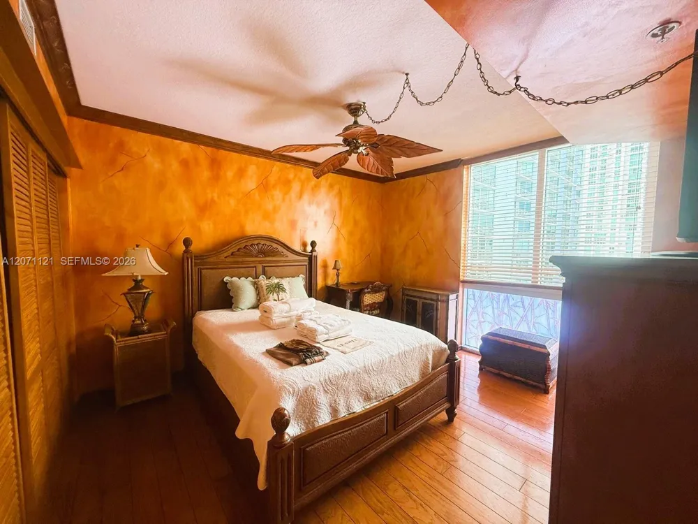335 S Biscayne Blvd #1500 Miami, FL 33131