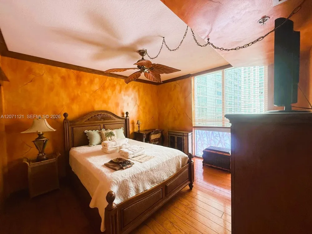 335 S Biscayne Blvd #1500 Miami, FL 33131