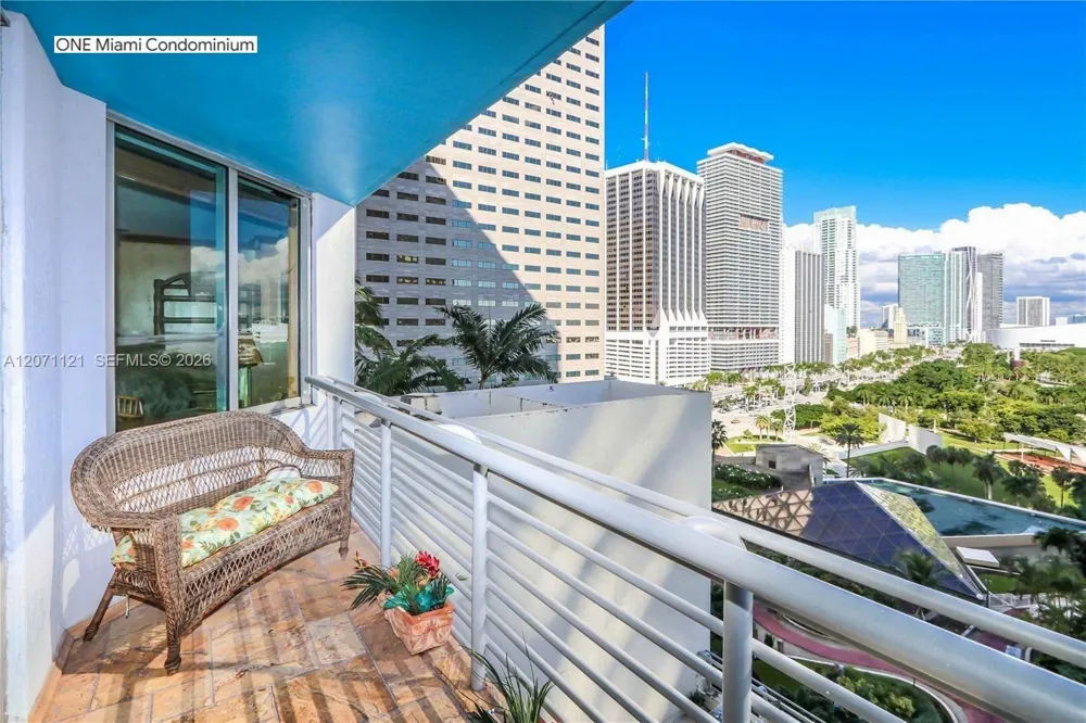335 S Biscayne Blvd #1500 Miami, FL 33131