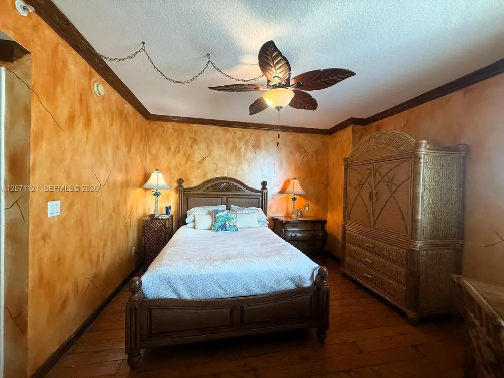 335 S Biscayne Blvd #1500 Miami, FL 33131